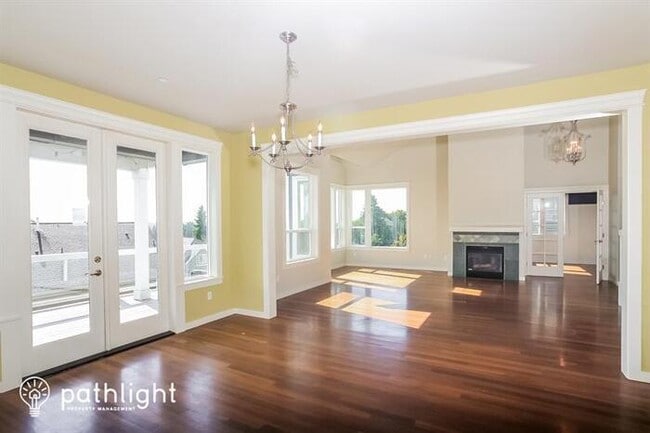 Building Photo - 1712 Skyline Ridge Ln SW