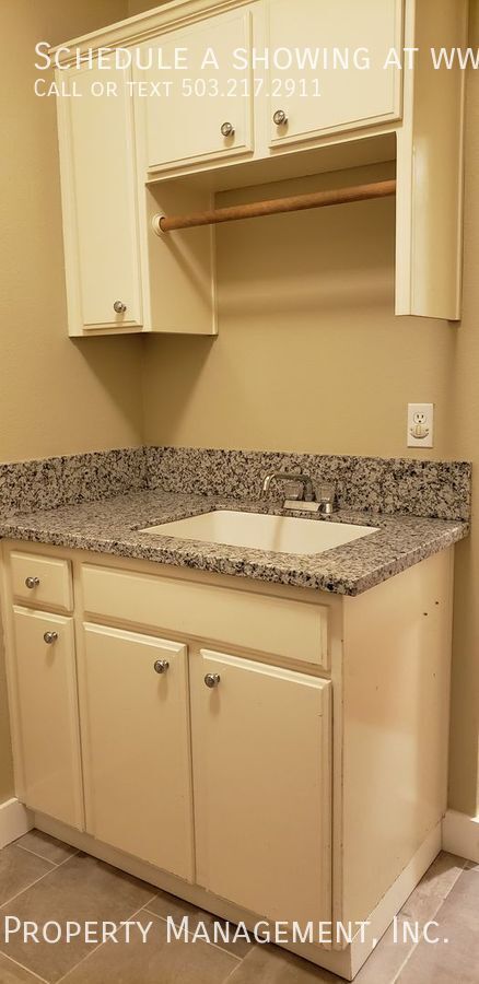 Foto del edificio - 14066 Chatham Ct