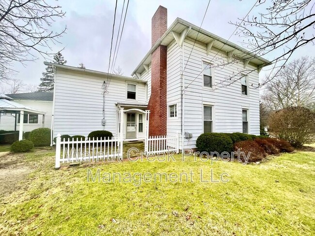 Building Photo - 76 E College St