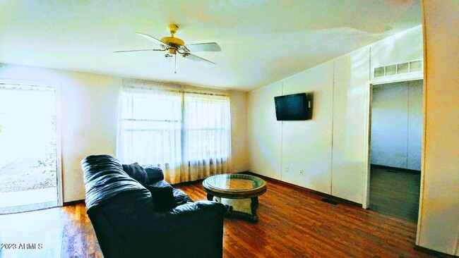 Foto del edificio - 3615 N Colorado Ave