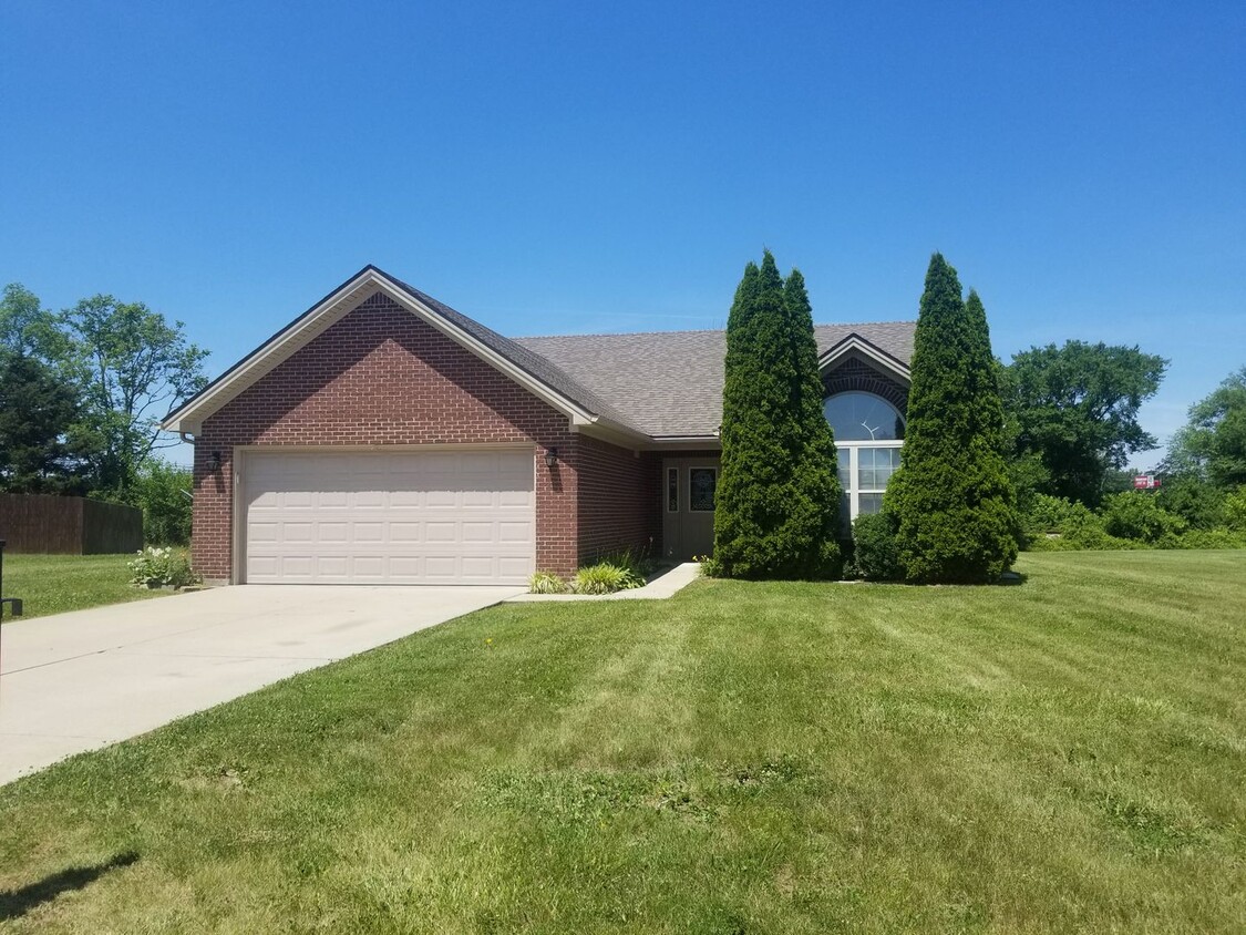 Primary Photo - Spacious Ranch Home