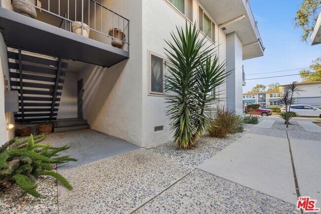 Foto del edificio - 3212 W 84th Pl