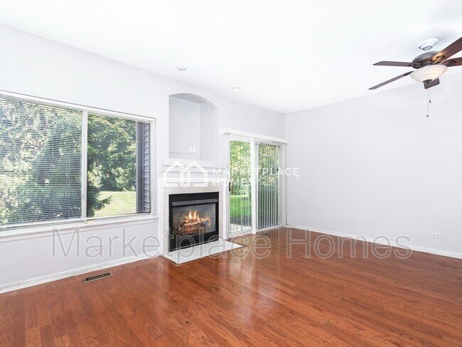 Building Photo - 1055 Woodview Ct