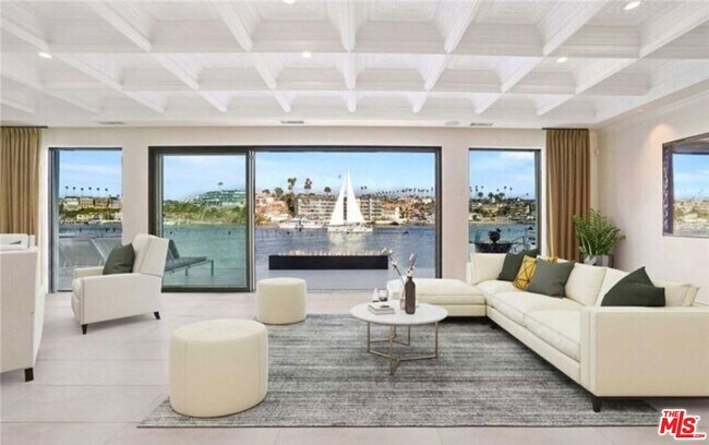 Foto del edificio - 2266 Channel Rd