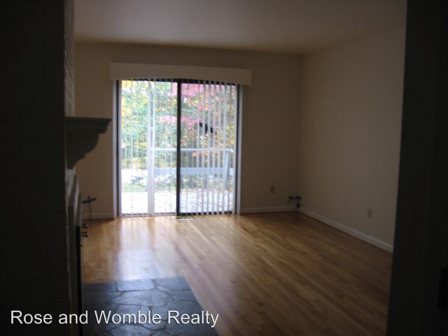 Building Photo - 2 Autumn E