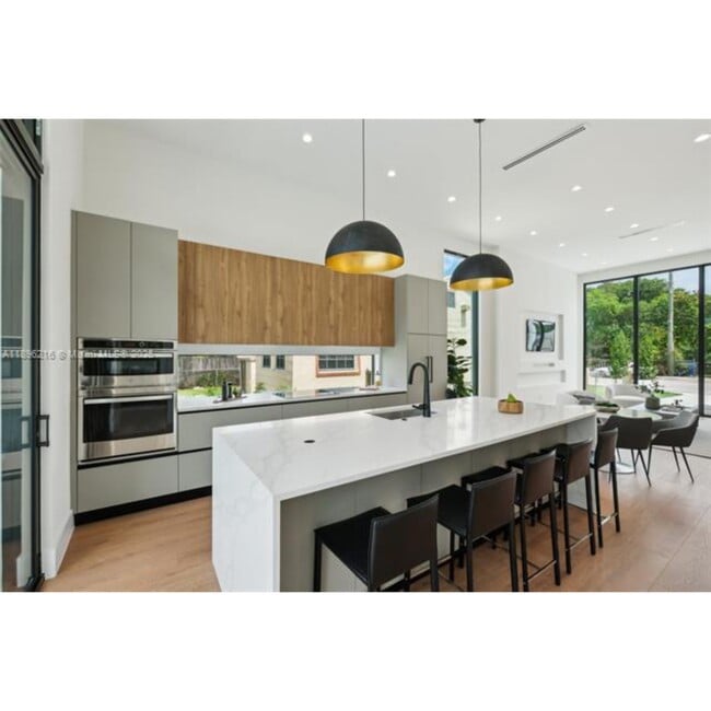 Building Photo - 510 NW 50th St