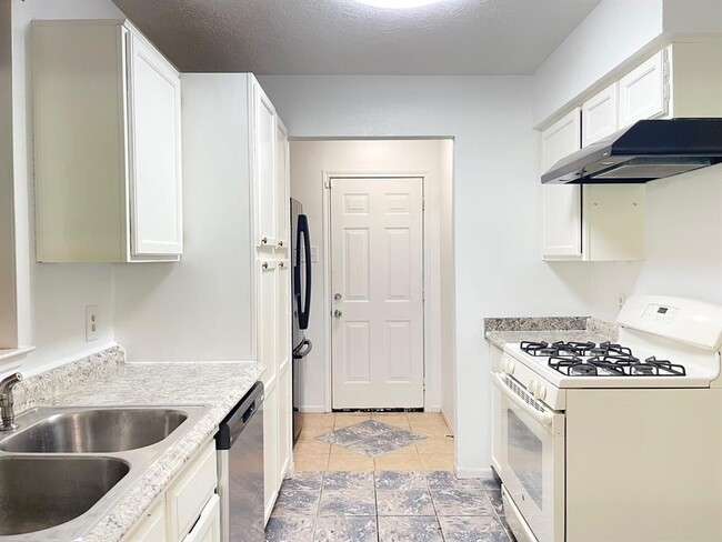 Foto del edificio - 1603 Brook Meadow Dr