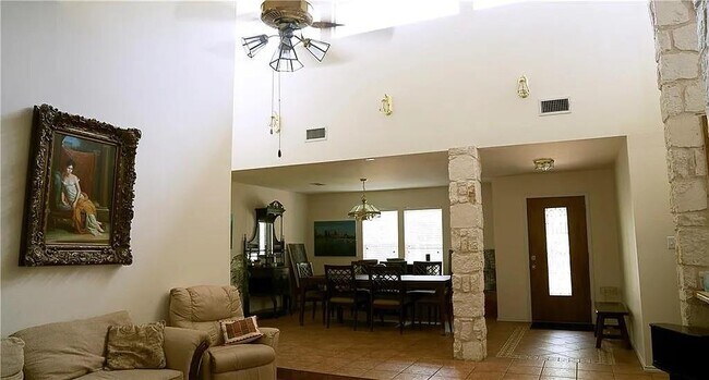 Foto del edificio - 3103 Mistywood Cir