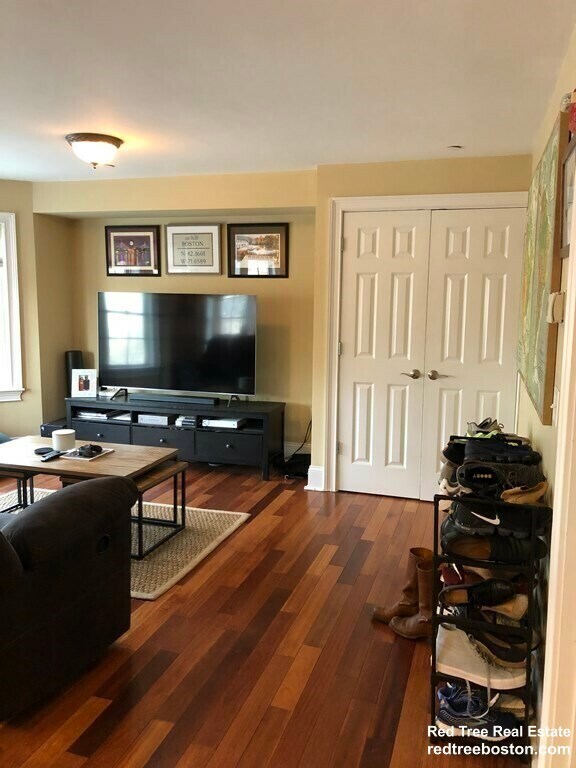 Foto del edificio - 341 W Broadway