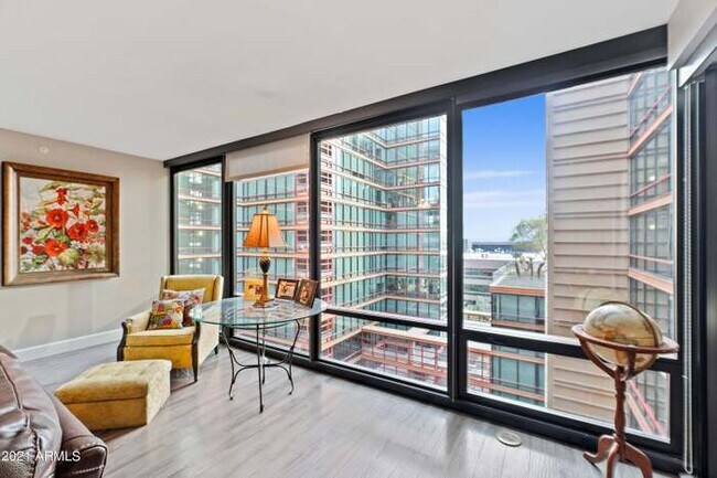 Foto del edificio - 4808 N 24th St