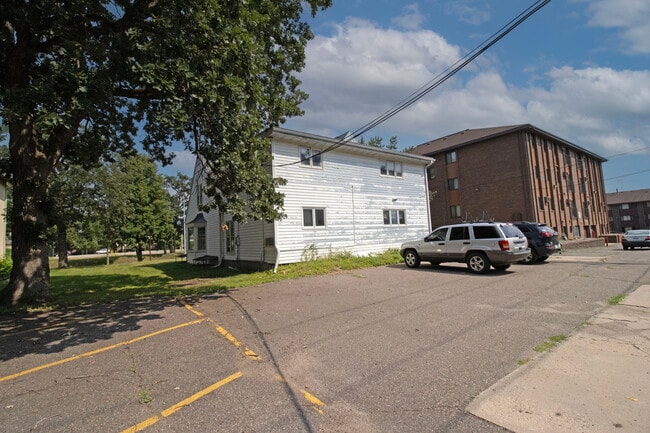 Foto del edificio - 815 5th Ave S