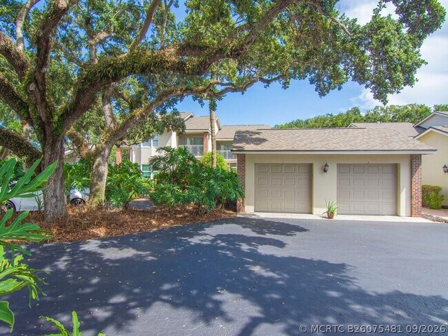 Foto del edificio - 101 E Park Shores Cir
