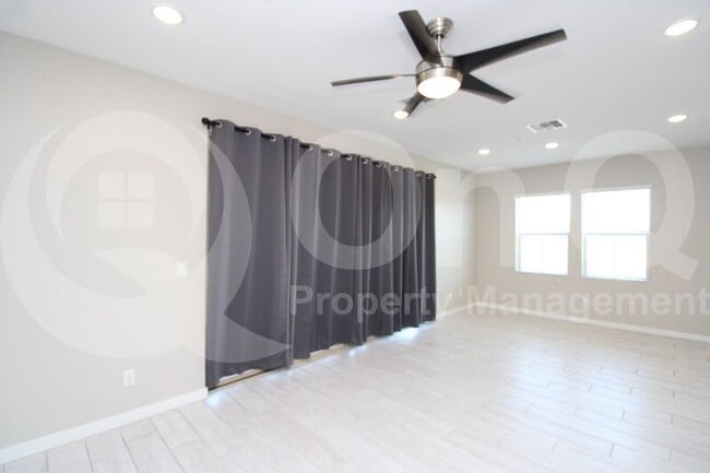 Building Photo - 155 N Lakeview Blvd