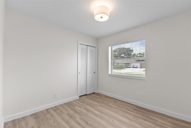 Foto del edificio - 908 Lighthouse Dr