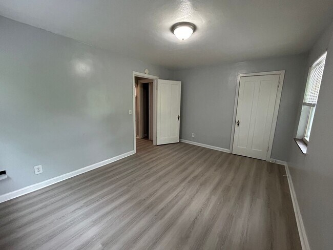 Building Photo - 943 Tennessee Ave