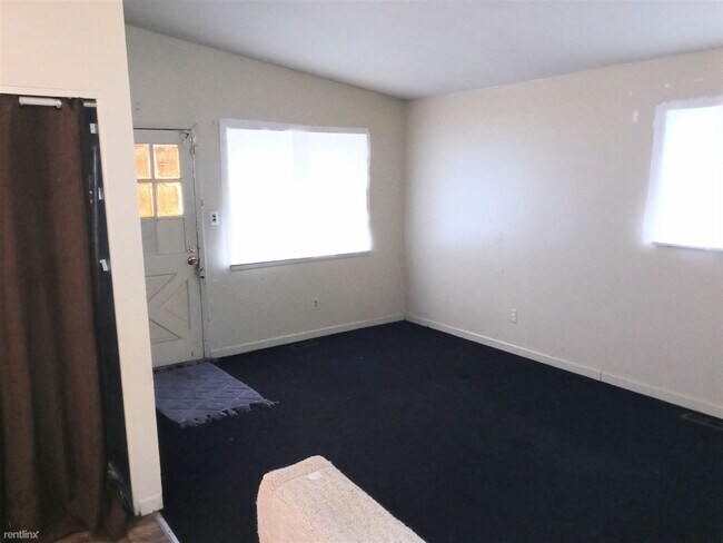 Foto del edificio - 3 br, 1 bath House - 17737 Westbrook St