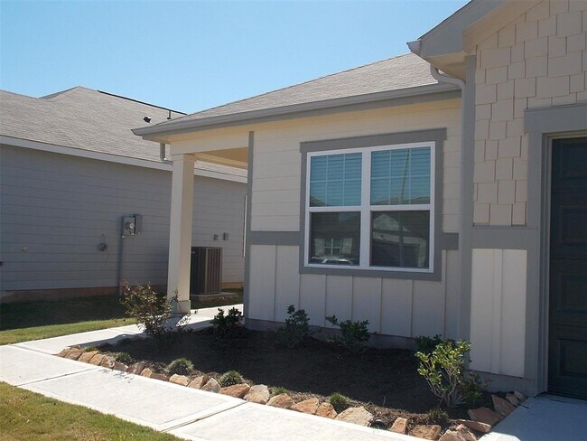 Foto del edificio - 1028 Long Bay Ct