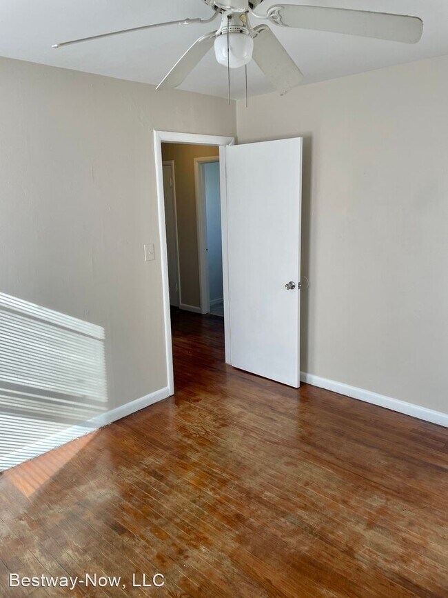 Building Photo - 3 br, 1 bath House - 3112 SW 51st Street