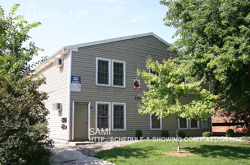 109 E Locust St Unit 1 BR, Normal, IL 61761 Room for Rent in Normal