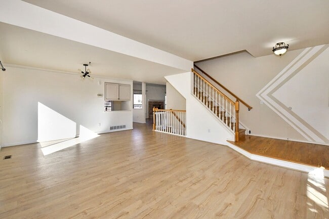 Foto del edificio - 4-bedroom Gem Near Ft. Carson!