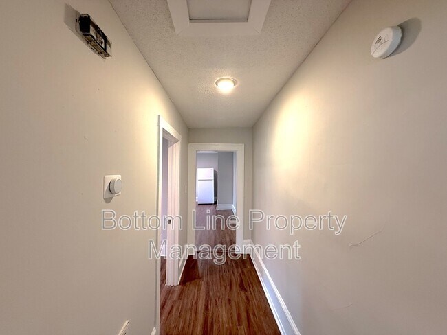 Building Photo - 2225 Celia Ave