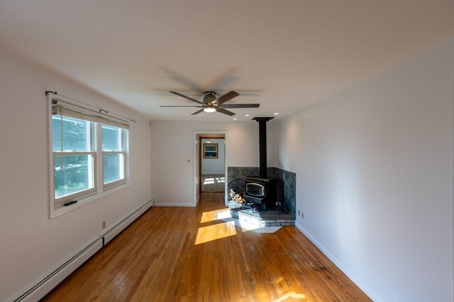 Foto del edificio - 468 Hillside Rd