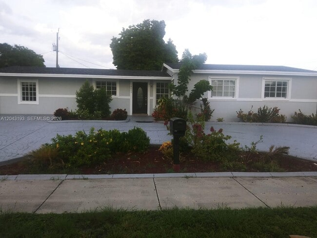 Foto del edificio - 18025 NW 83rd Ave