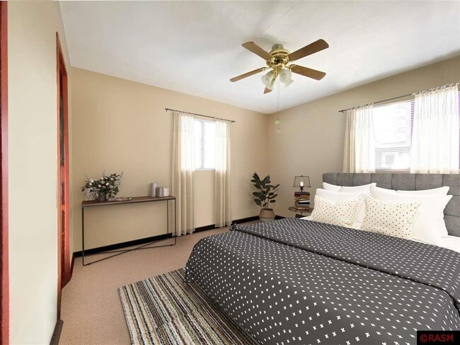 Building Photo - 324 Mound Ave