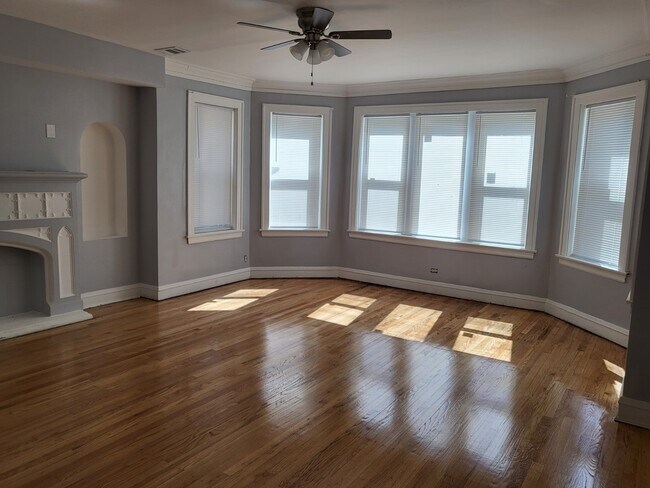 Foto del edificio - 7307 S Bennett Ave