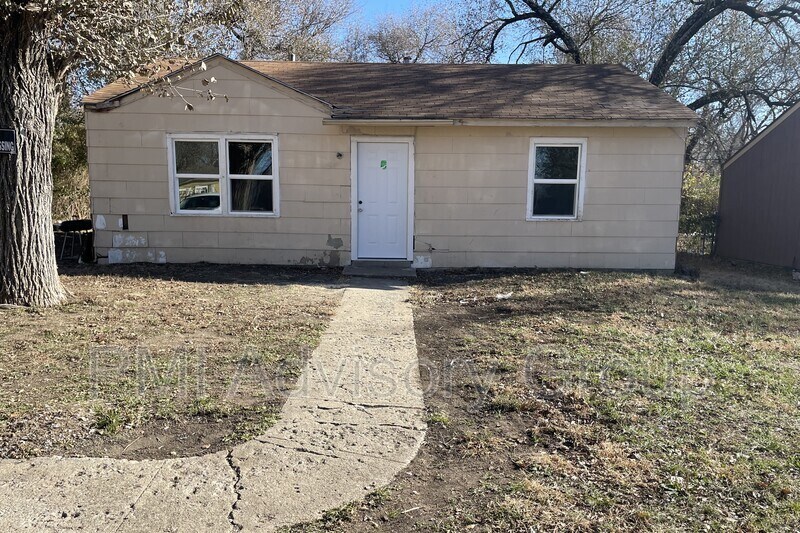 3366 SE Fremont St, Topeka, KS 66605 House Rental in Topeka, KS