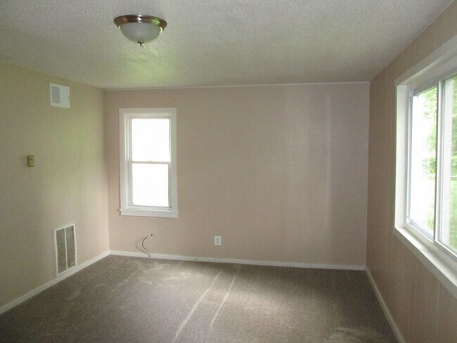 Building Photo - 33389 Belding