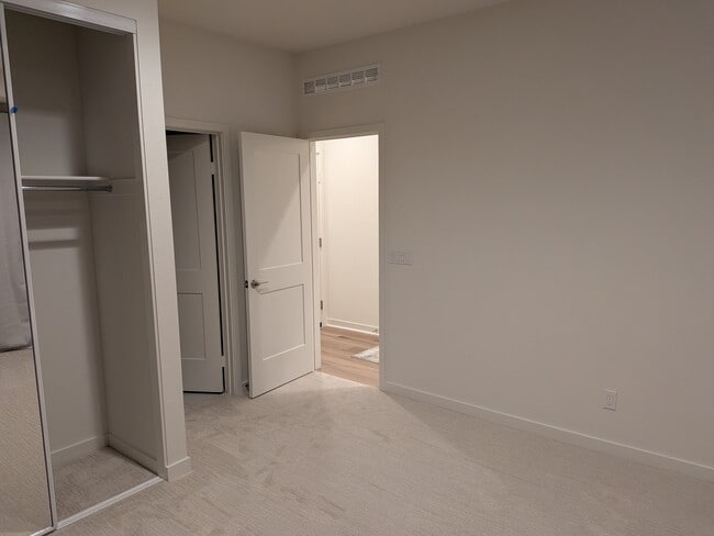 Foto del edificio - 2524 Elderberry Ln