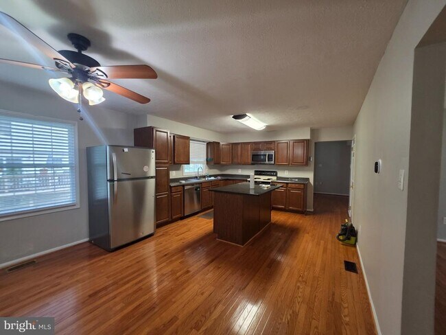 Foto del edificio - 10054 Cotton Mill Ln