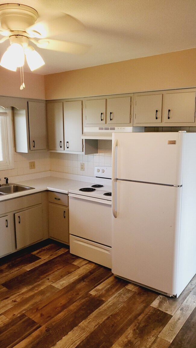 519 N Patsy St Unit 3, Mediapolis, IA 52637 Apartments in Mediapolis