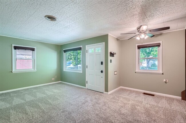 Building Photo - Charming 3-Bedroom, 2-Bathroom Rental Home...