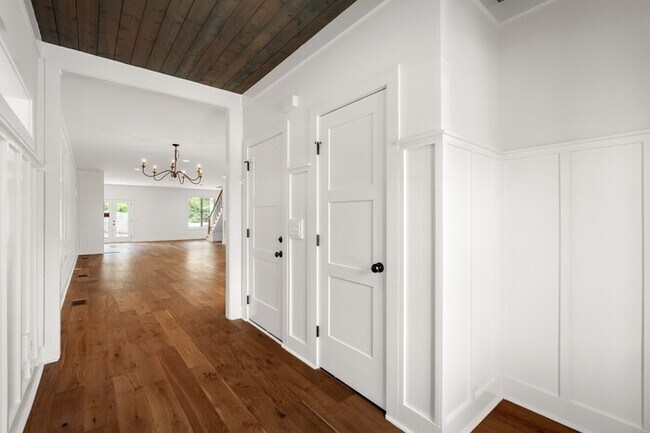 Foto del edificio - 6515 Premier Dr