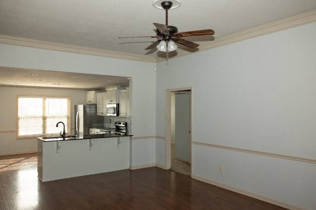 Foto del edificio - 55 Bryson Dr