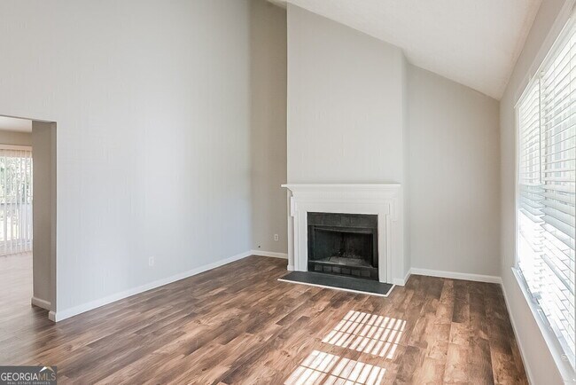Building Photo - 5355 Forest Downs Cir