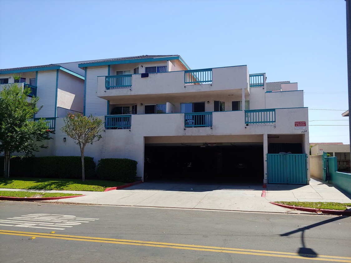 Primary Photo - 1532 E La Palma Ave
