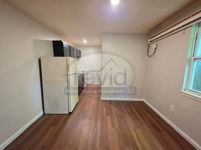 Building Photo - Move In Special! Half off First Months Rent!
