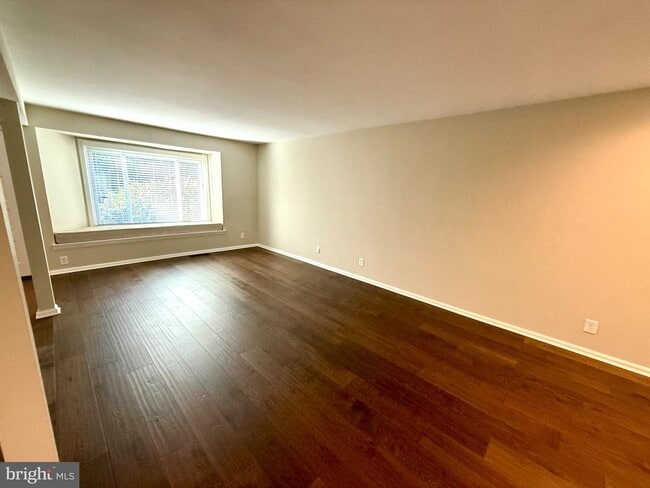 Building Photo - 277 W Chelsea Cir