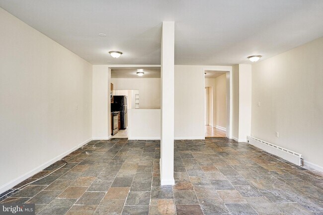 Foto del edificio - 3707 S Street NW