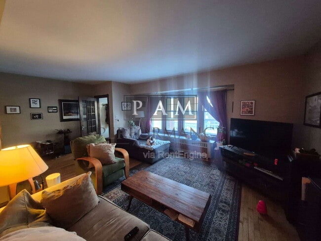 Foto del edificio - 4035 N Stowell Ave