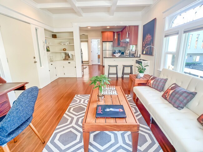 Sala de estar - 2410 Russell St