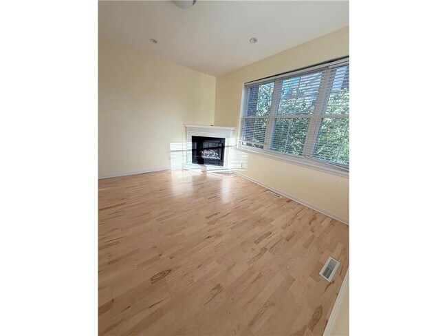 Building Photo - 8108 Norwood Ln N