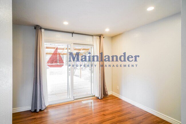 Building Photo - Great Split-Level Home Situated on a Large...