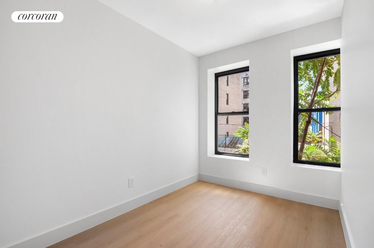 Foto del edificio - 972 Montgomery St
