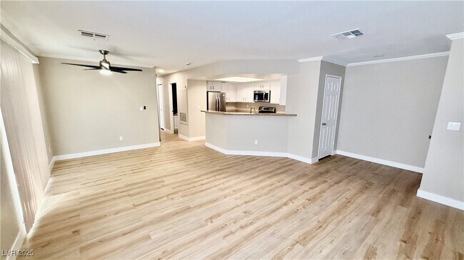 Foto del edificio - 8600 W Charleston Blvd