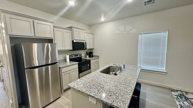 Foto del edificio - Brand-new 2 Bedroom, 1 Bathroom Home!