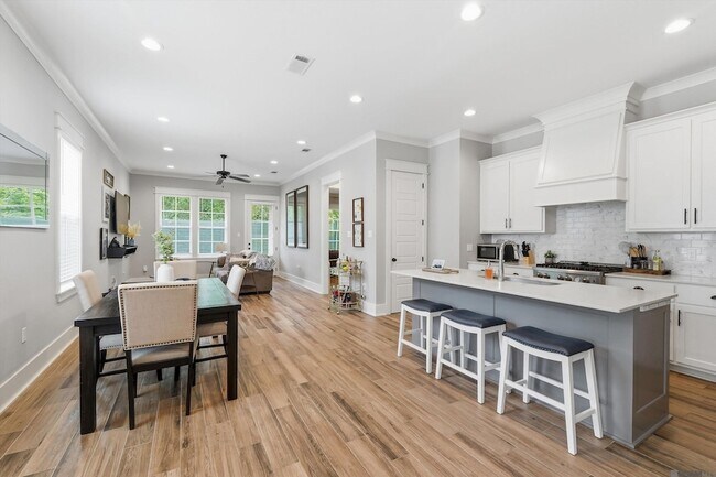 Foto del edificio - 305 St Thomas Ln